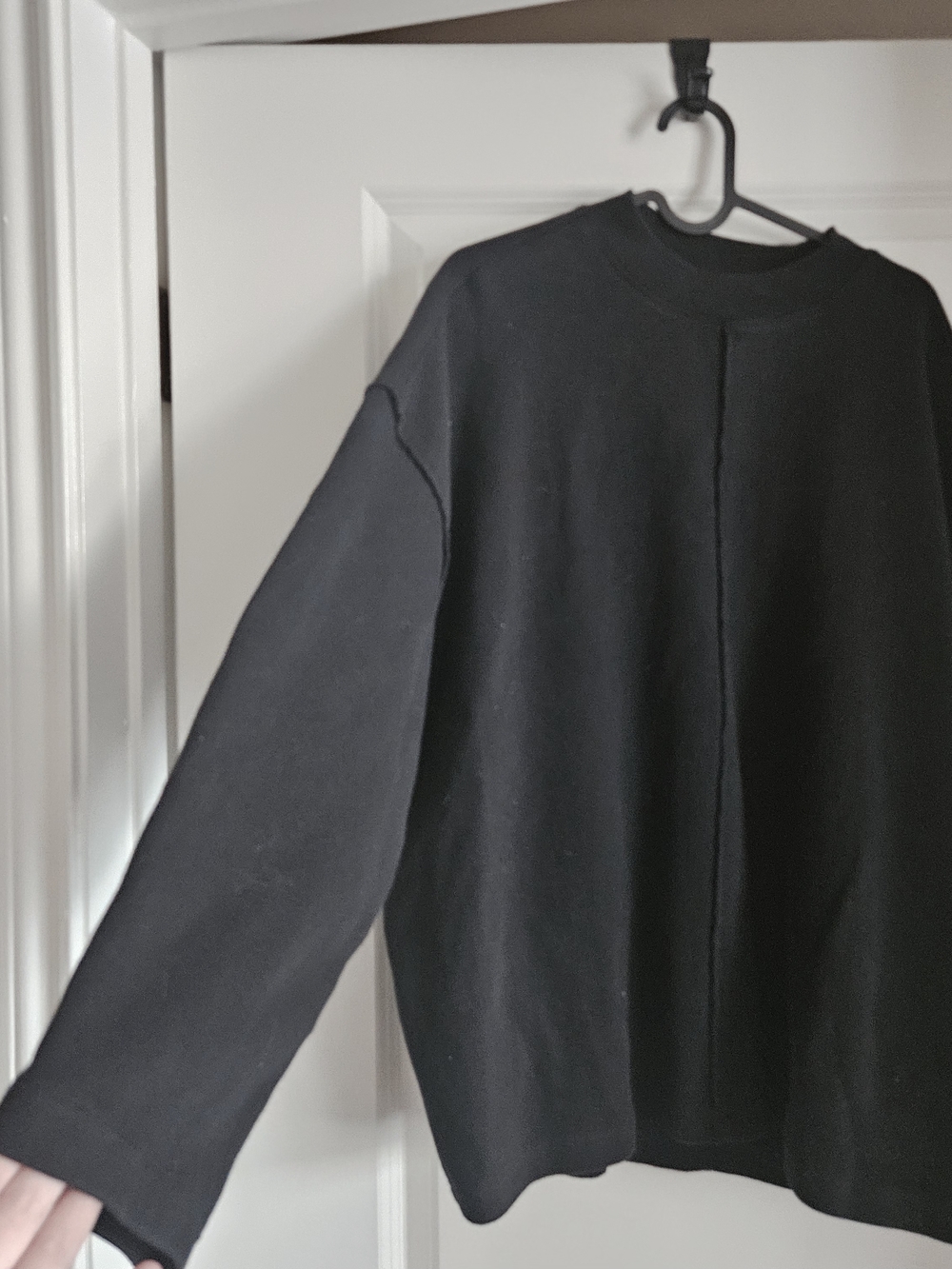 Women's Black Crewneck Sweatshirt - Minimal Boxy Pullover